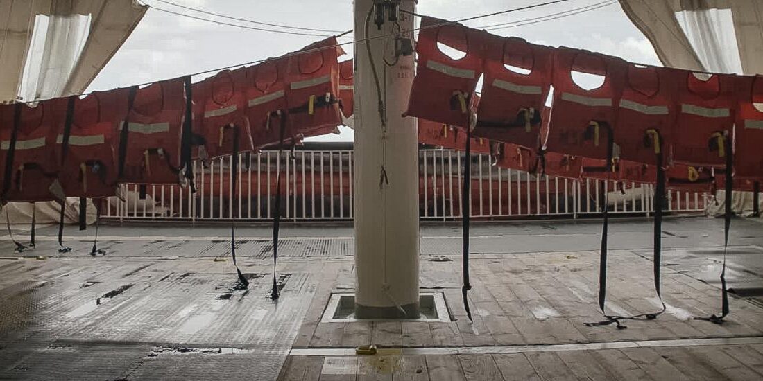 redningsveste-skib-middelhavet-final-1094-3